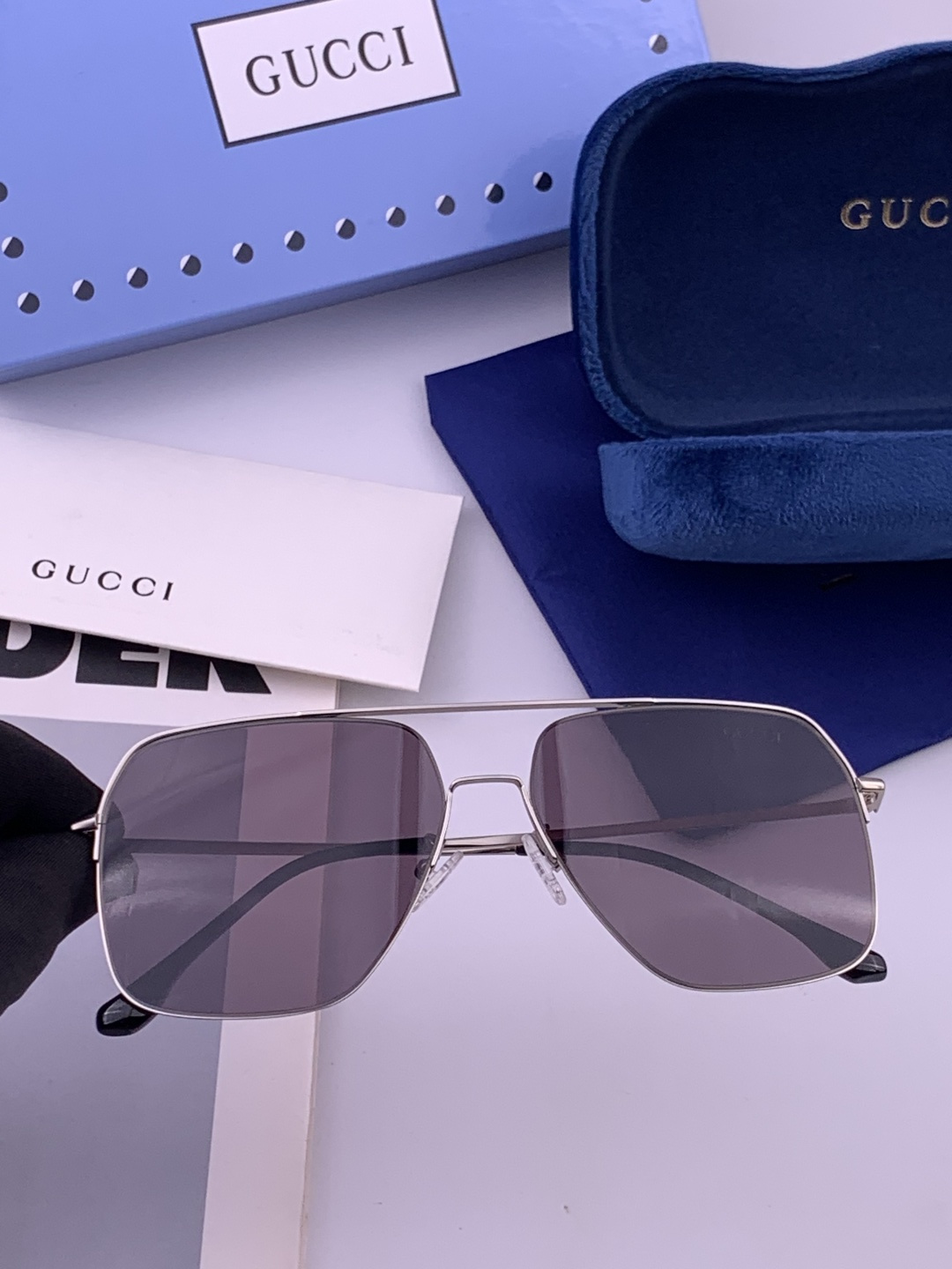 GUCCI 男款炫彩飞行员偏光太阳镜 ❤️材质：高清尼龙加厚卡槽高清偏光镜片 🌹无边框镜架💕颜👍型号：G0702
