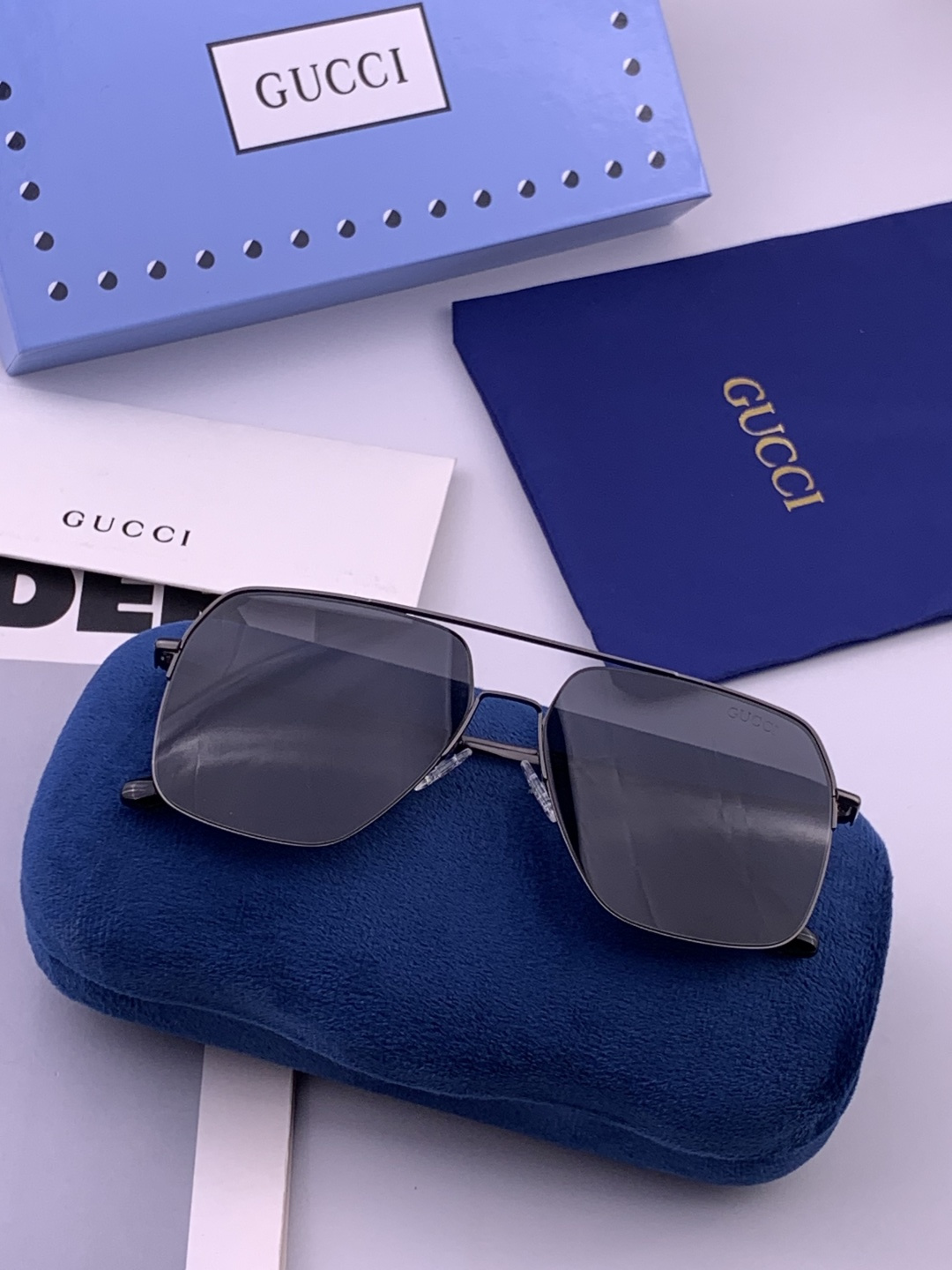 GUCCI 男款炫彩飞行员偏光太阳镜 ❤️材质：高清尼龙加厚卡槽高清偏光镜片 🌹无边框镜架💕颜👍型号：G0702