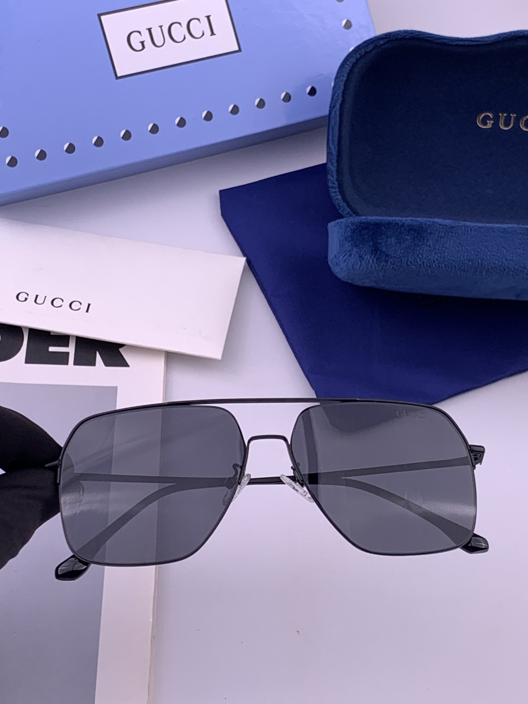 GUCCI 男款炫彩飞行员偏光太阳镜 ❤️材质：高清尼龙加厚卡槽高清偏光镜片 🌹无边框镜架💕颜👍型号：G0702