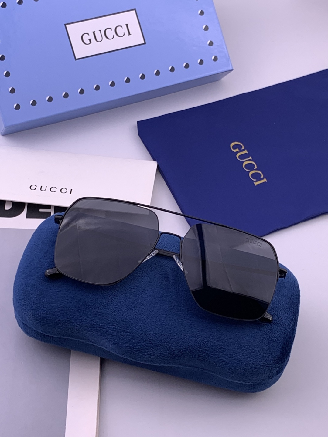 GUCCI 男款炫彩飞行员偏光太阳镜 ❤️材质：高清尼龙加厚卡槽高清偏光镜片 🌹无边框镜架💕颜👍型号：G0702