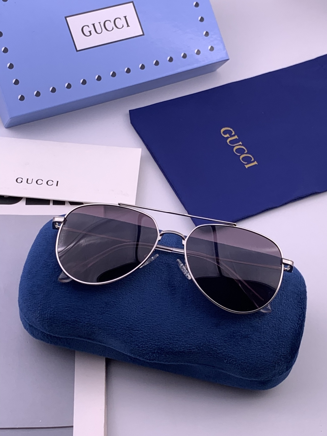 Gucci 。  高品质男女款墨镜   👍 进口宝丽来偏光镜片  。蛤蟆镜 开车钓鱼都可 。百搭显瘦墨镜韩版男士飞行员大