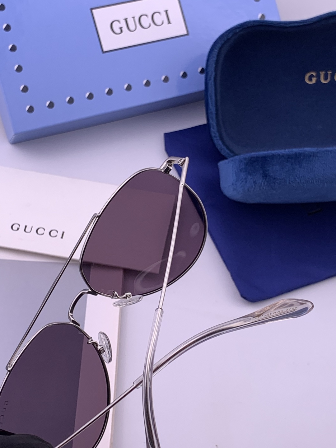 Gucci 。  高品质男女款墨镜   👍 进口宝丽来偏光镜片  。蛤蟆镜 开车钓鱼都可 。百搭显瘦墨镜韩版男士飞行员大