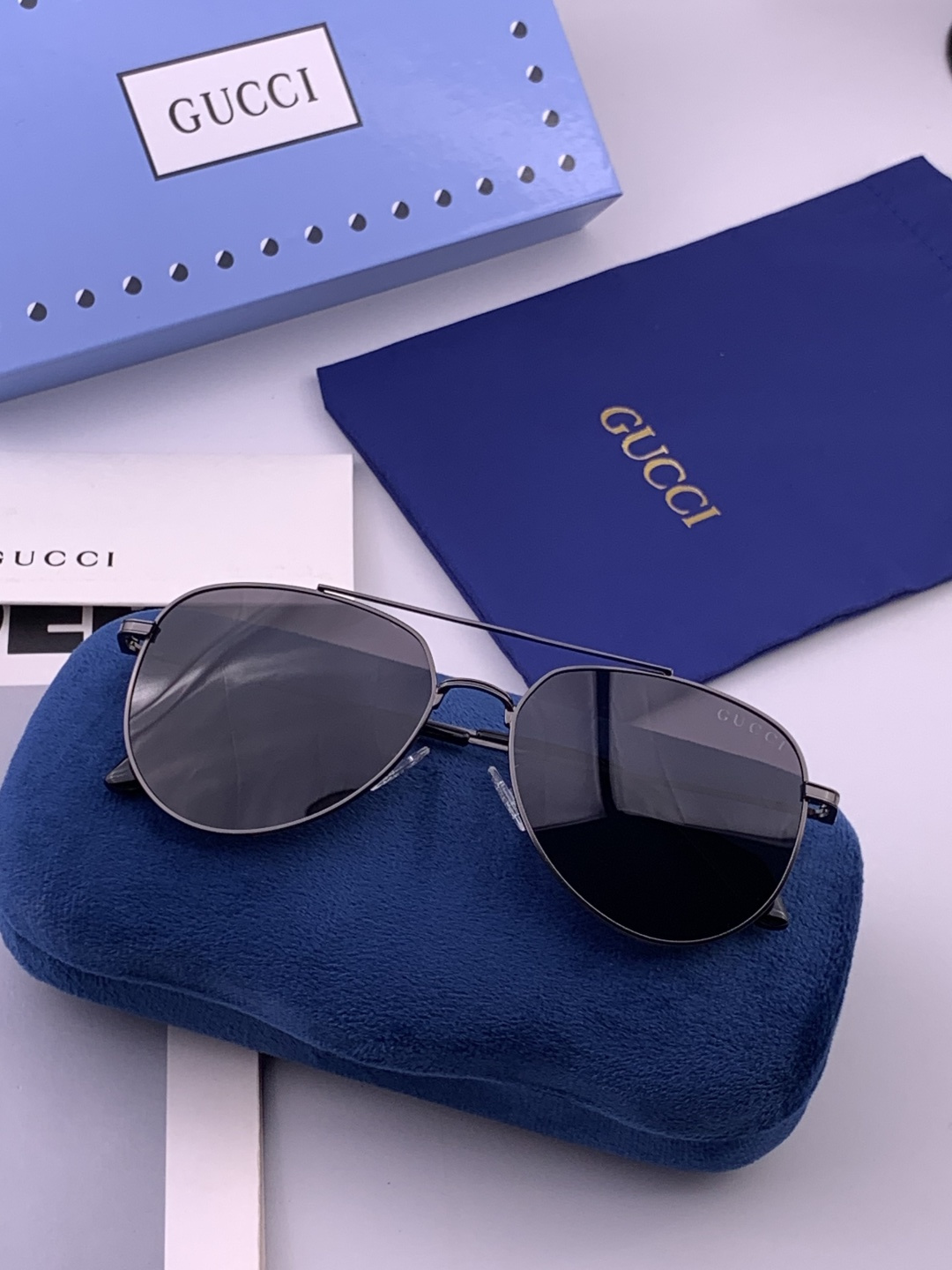 Gucci 。  高品质男女款墨镜   👍 进口宝丽来偏光镜片  。蛤蟆镜 开车钓鱼都可 。百搭显瘦墨镜韩版男士飞行员大