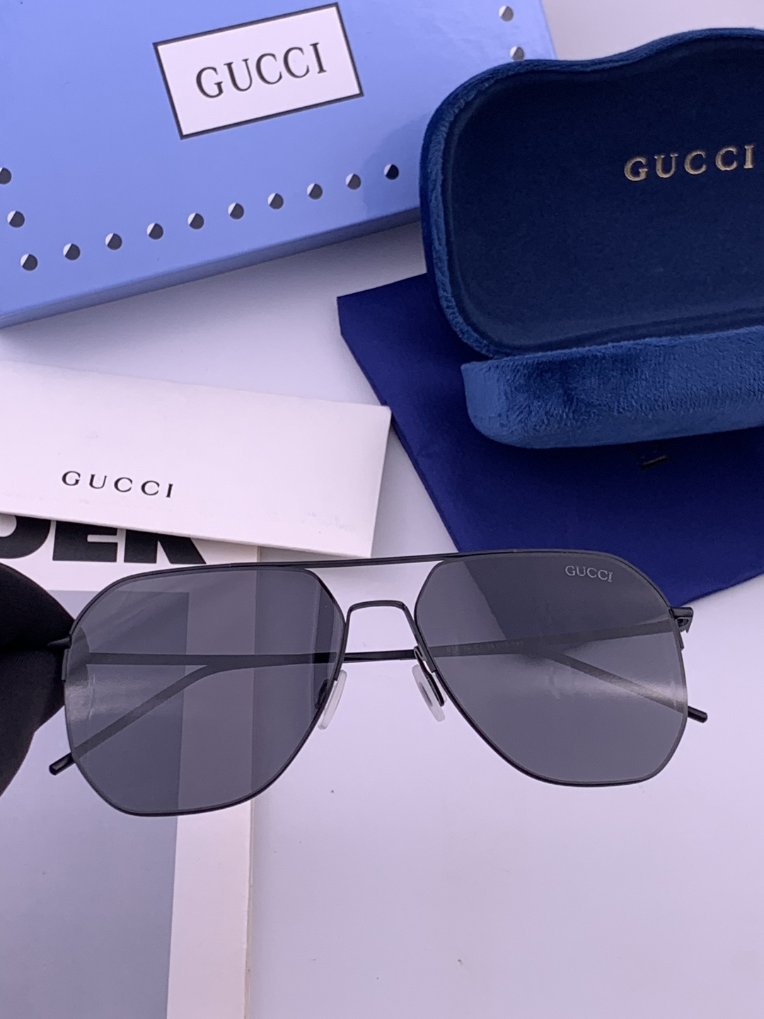 GUCCI 男款炫彩飞行员偏光太阳镜 ❤️材质：高清尼龙加厚卡槽高清偏光镜片 🌹无边框镜架💕颜👍型号：G01809