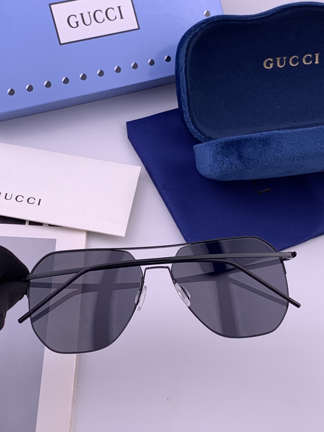 GUCCI 男款炫彩飞行员偏光太阳镜 ❤️材质：高清尼龙加厚卡槽高清偏光镜片 🌹无边框镜架💕颜👍型号：G01809