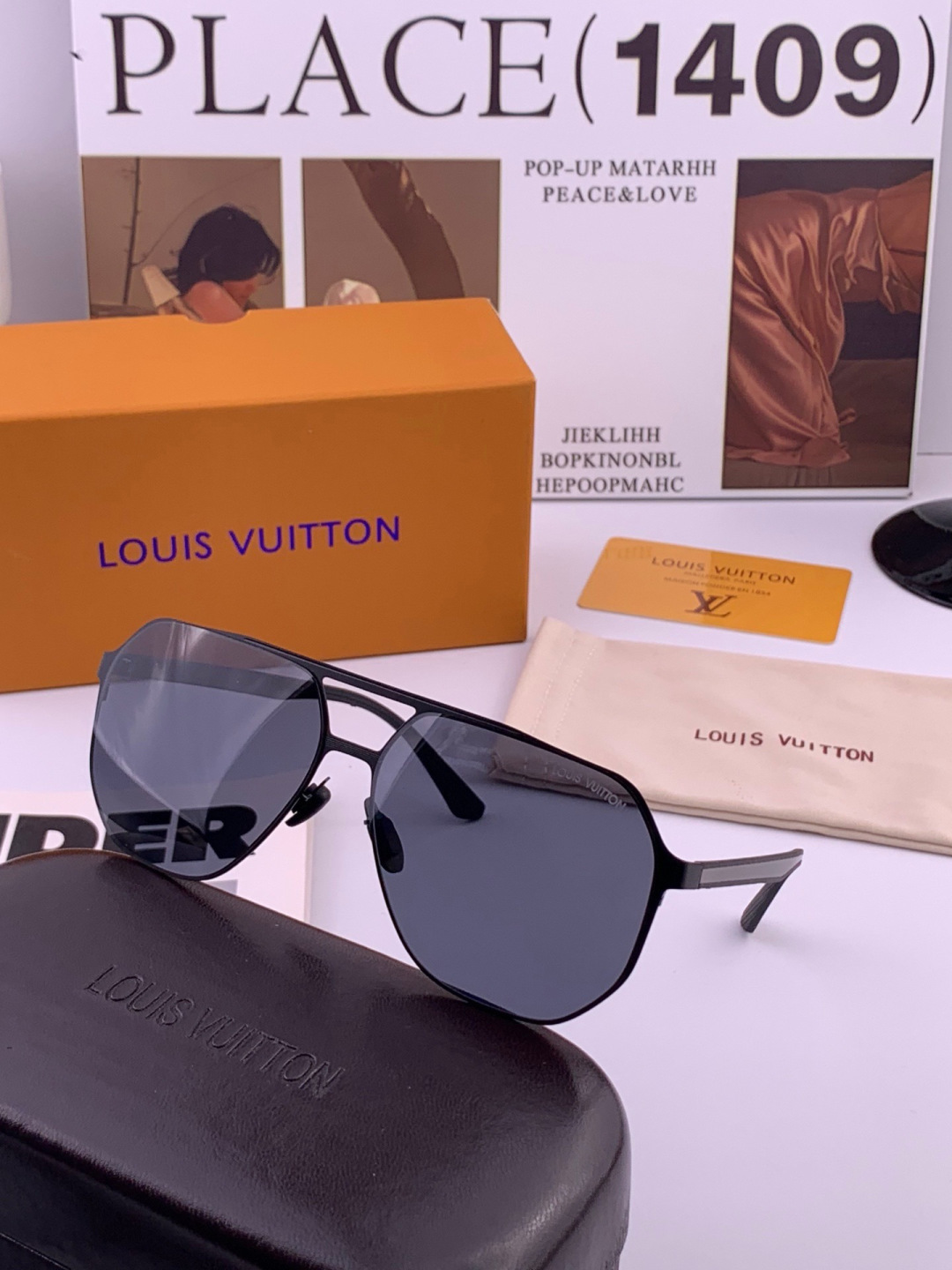LV 男款炫彩飞行员偏光太阳镜 ❤️材质：高清尼龙加厚卡槽高清偏光镜片 🌹无边框镜架💕颜👍型号：L6229