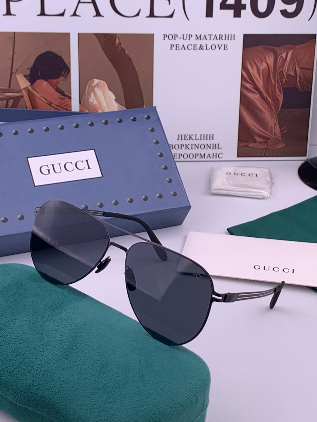 ♦️ GUCCI新款男女情侣款太阳镜多边形墨镜iP电镀永不褪色 超轻超有弹性整幅眼镜无螺丝重要的是压不坏 高清尼龙镜片、