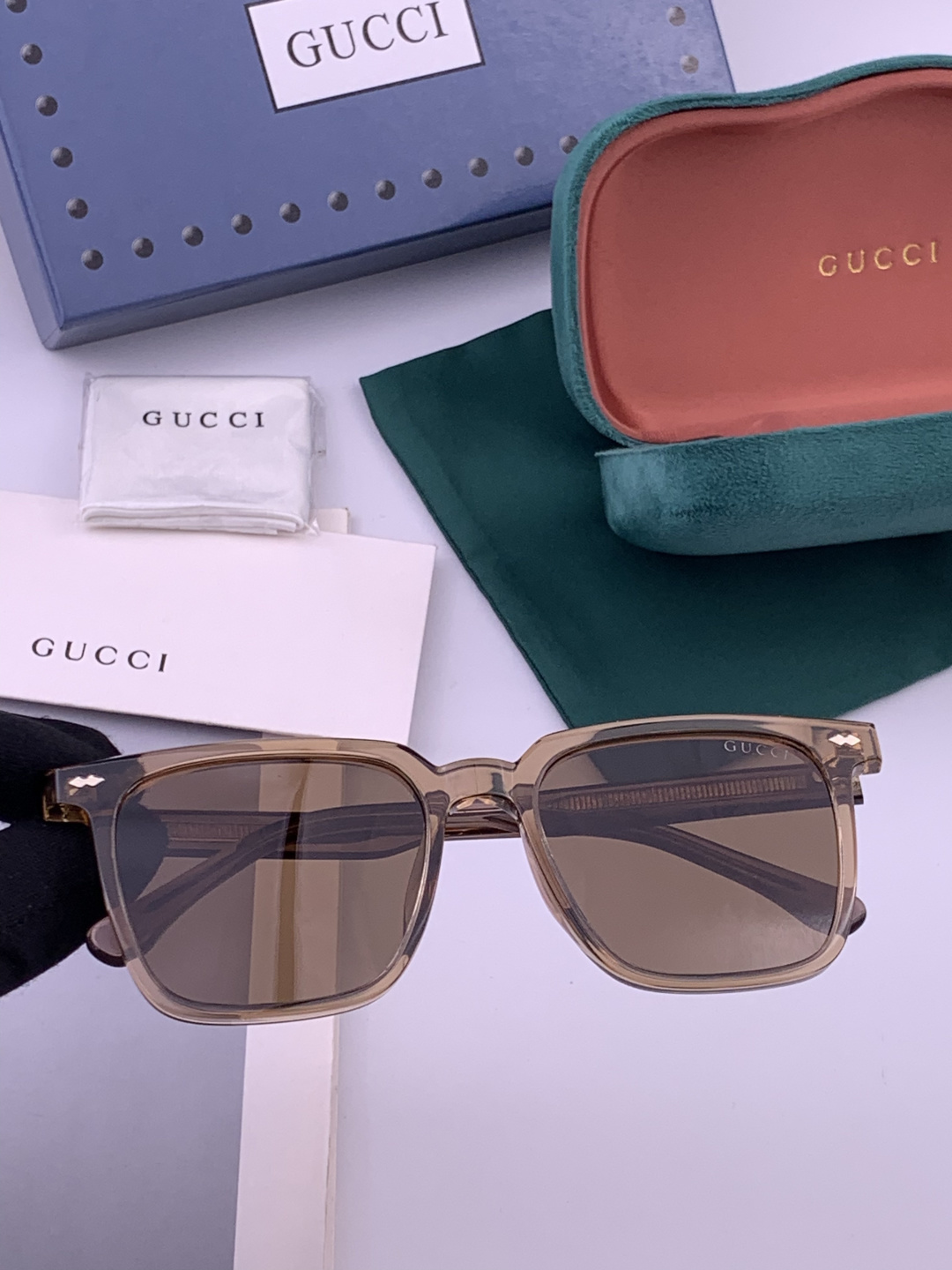 🔺GUCCI🔻古驰 GG方框太阳镜 完美品质 🎓独特设计  适合各种脸型 亮相时装周 超时尚百搭 实物精致  情侣款 男