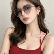 🔺 【GUCCI】开春新款 潮流爆款 时尚方框偏光太阳镜 高品质 佩戴舒适 网红潮款墨镜 女士高清尼龙偏光太阳镜🕶️ 🎉 🔺 【GUCCI】开春新款 潮流爆款 时尚方框偏光太阳镜 高品质 佩戴舒适 网红潮款墨镜 女士高清尼龙偏光太阳镜🕶️ 🎉