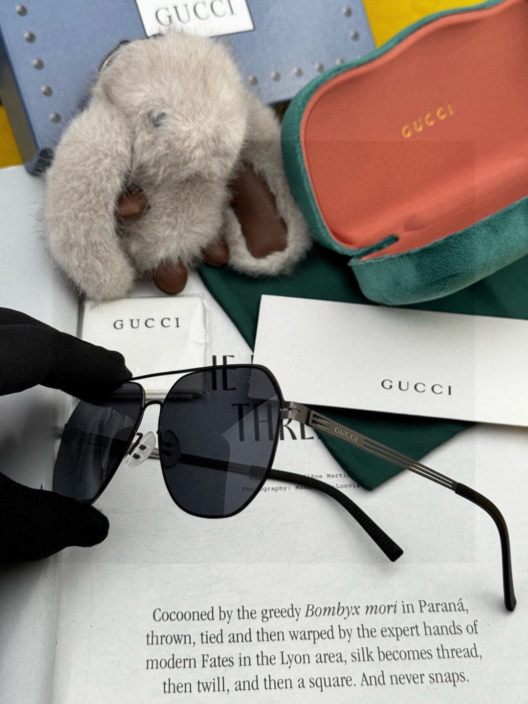♦️ GUCCI 新款男女情侣款太阳镜多边形墨镜iP电镀永不褪色 超轻超有弹性整幅眼镜无螺丝重要的是压不坏 高清尼龙镜片
