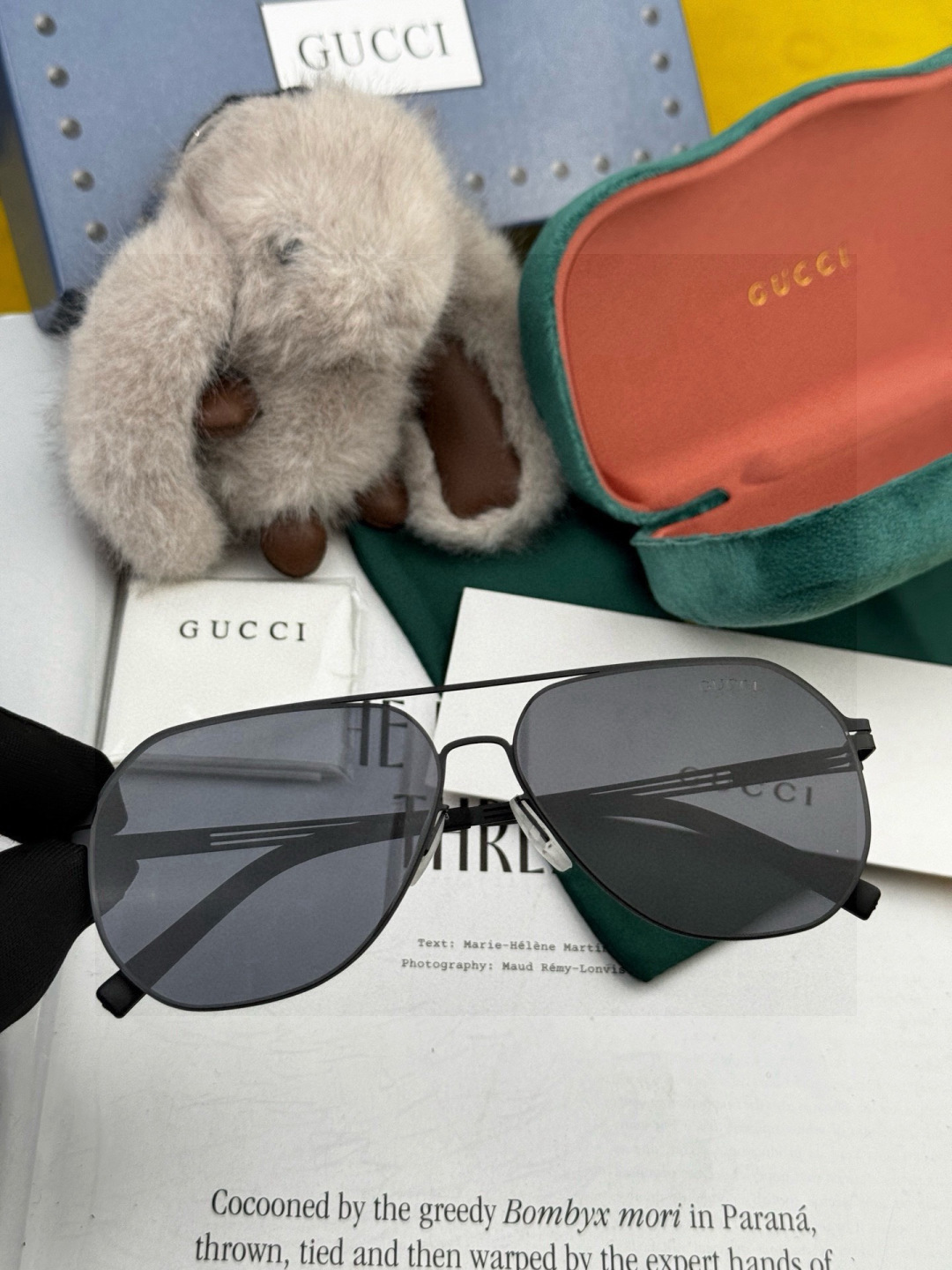 ♦️ GUCCI 新款男女情侣款太阳镜多边形墨镜iP电镀永不褪色 超轻超有弹性整幅眼镜无螺丝重要的是压不坏 高清尼龙镜片