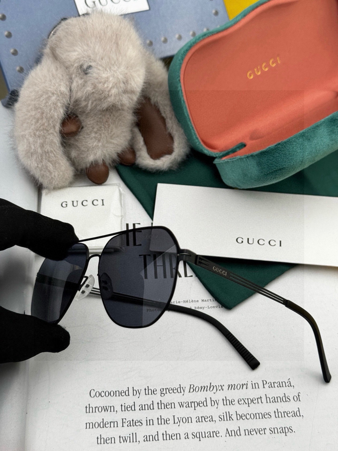 ♦️ GUCCI 新款男女情侣款太阳镜多边形墨镜iP电镀永不褪色 超轻超有弹性整幅眼镜无螺丝重要的是压不坏 高清尼龙镜片