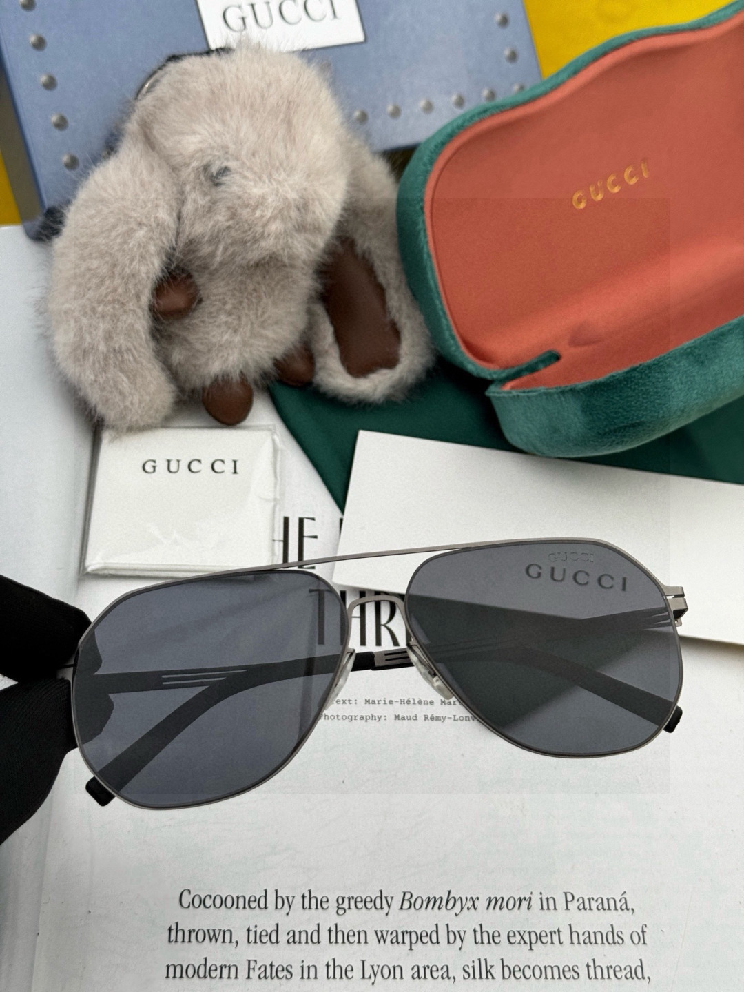 ♦️ GUCCI 新款男女情侣款太阳镜多边形墨镜iP电镀永不褪色 超轻超有弹性整幅眼镜无螺丝重要的是压不坏 高清尼龙镜片