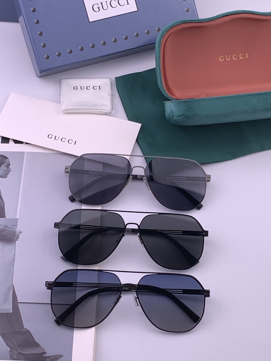 ♦️ GUCCI 新款男女情侣款太阳镜多边形墨镜iP电镀永不褪色 超轻超有弹性整幅眼镜无螺丝重要的是压不坏 高清尼龙镜片