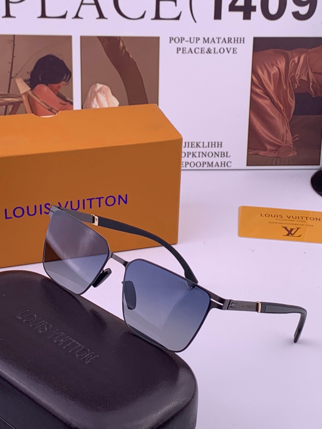 ♦️LV  新款男女情侣款太阳镜多边形墨镜iP电镀永不褪色 超轻超有弹性整幅眼镜无螺丝重要的是压不坏 高清尼龙镜片、精湛