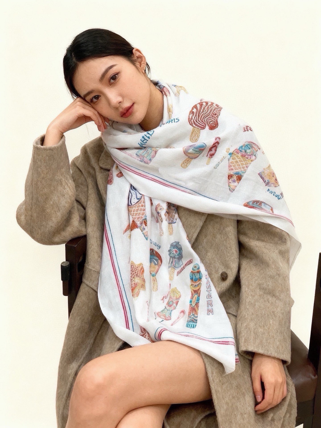 会发光发亮的围巾 新款🆕🏇🏇买了都说好看‼️推荐💕顶级工艺超值‼️爱马仕专柜爆款🎁💟立体呈现图案纹路实物档次极高👍👍特殊