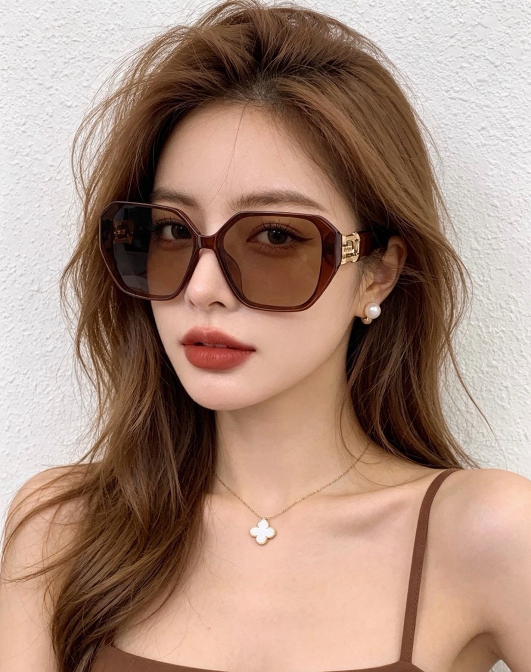 🆕 LV 新款女士方框太阳眼镜 开车墨镜 新款太阳镜 时尚大方 舒适轻盈 精致奢华 超轻 型号:L17001 🆕 LV 新款女士方框太阳眼镜 开车墨镜 新款太阳镜 时尚大方 舒适轻盈 精致奢华 超轻 型号:L17001