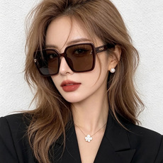 🆕 🔺 【芬迪】开春新款 潮流爆款 时尚方框太阳镜 高品质 佩戴舒适 网红潮款墨镜 女士高清太阳镜🕶️ 🎉高品质镜框 🆕 🔺 【芬迪】开春新款 潮流爆款 时尚方框太阳镜 高品质 佩戴舒适 网红潮款墨镜 女士高清太阳镜🕶️ 🎉高品质镜框