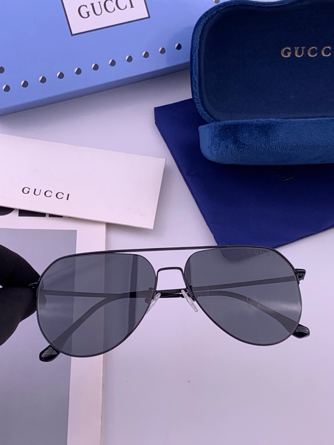 🆕         GUCCI 男款炫彩飞行员偏光太阳镜 ❤️材质：高清尼龙加厚卡槽高清偏光镜片 🌹无边框镜架💕颜👍型号