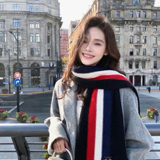 🆕 男女同款,百分百纯羊绒 Gucci 高端羊绒针织围巾!】可正式,可随意,非常Classical的设计。这款织法比 🆕 男女同款,百分百纯羊绒 Gucci 高端羊绒针织围巾!】可正式,可随意,非常Classical的设计。这款织法比