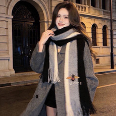 🆕 男女同款,百分百纯羊绒 Gucci 高端羊绒针织围巾!】可正式,可随意,非常Classical的设计。这款织法比 🆕 男女同款,百分百纯羊绒 Gucci 高端羊绒针织围巾!】可正式,可随意,非常Classical的设计。这款织法比