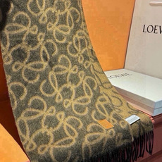 🆕 炒鸡火爆💫抢疯了👑罗意威【LW老花双面长巾】很幸运拿到這个品牌的东西,真的不多见,很少在国內做订单,款式真的少的 🆕 炒鸡火爆💫抢疯了👑罗意威【LW老花双面长巾】很幸运拿到這个品牌的东西,真的不多见,很少在国內做订单,款式真的少的