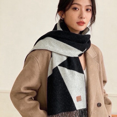 🆕 ✨✨太美了😍 爱马仕 情侣款 美到要尖叫😱专柜最新款🎊英伦欧美范儿「多色渐变」又是一款即时尚又实用的大围巾&长巾, 🆕 ✨✨太美了😍 爱马仕 情侣款 美到要尖叫😱专柜最新款🎊英伦欧美范儿「多色渐变」又是一款即时尚又实用的大围巾&长巾,