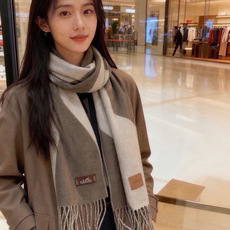 🆕 ✨✨太美了😍 爱马仕 情侣款 美到要尖叫😱专柜最新款🎊英伦欧美范儿「多色渐变」又是一款即时尚又实用的大围巾&长巾, 🆕 ✨✨太美了😍 爱马仕 情侣款 美到要尖叫😱专柜最新款🎊英伦欧美范儿「多色渐变」又是一款即时尚又实用的大围巾&长巾,