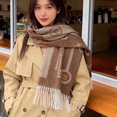 🆕 🆕上新爱马仕钥匙男女款 这款围巾且买且珍惜😍~都是出口订单所以比较难遇❤️东西讲究少而精😍好看的一定要收😎这款H家 🆕 🆕上新爱马仕钥匙男女款 这款围巾且买且珍惜😍~都是出口订单所以比较难遇❤️东西讲究少而精😍好看的一定要收😎这款H家