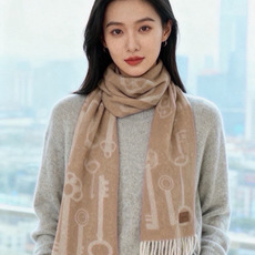 🆕 🆕上新爱马仕钥匙男女款 这款围巾且买且珍惜😍~都是出口订单所以比较难遇❤️东西讲究少而精😍好看的一定要收😎这款H家 🆕 🆕上新爱马仕钥匙男女款 这款围巾且买且珍惜😍~都是出口订单所以比较难遇❤️东西讲究少而精😍好看的一定要收😎这款H家