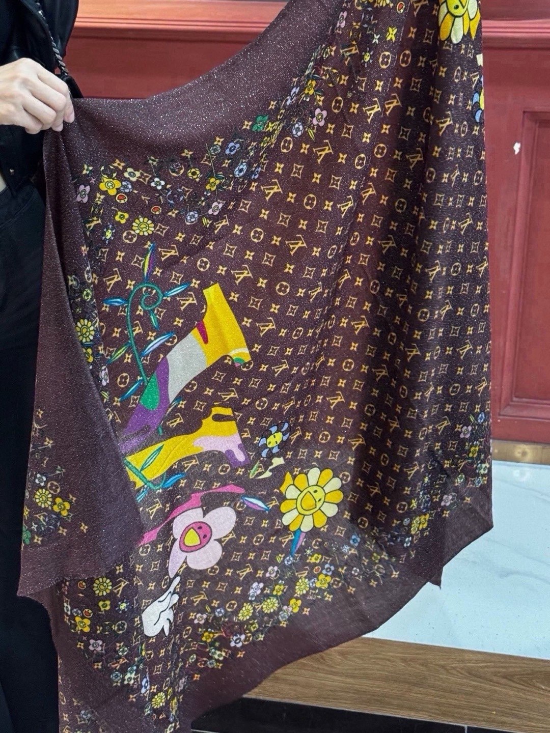 🆕   会发光发亮的围巾新品🌈上新 专柜同步材质 LV x TM Monogram Su🆕 Perflat Flower