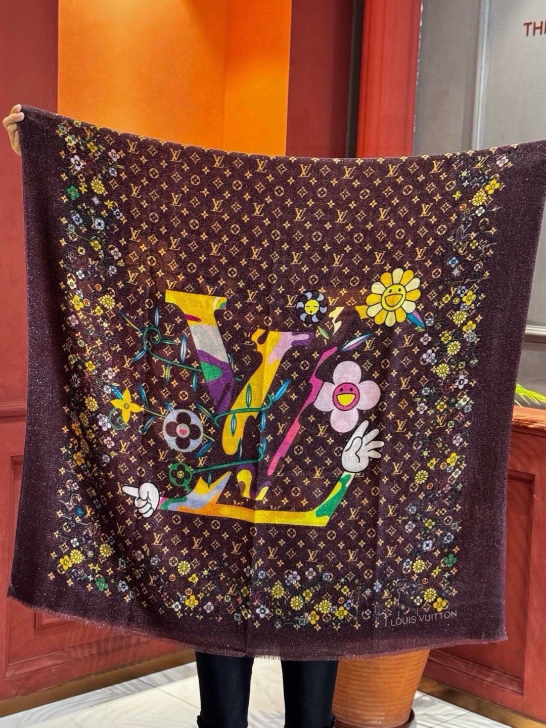 🆕   会发光发亮的围巾新品🌈上新 专柜同步材质 LV x TM Monogram Su🆕 Perflat Flower