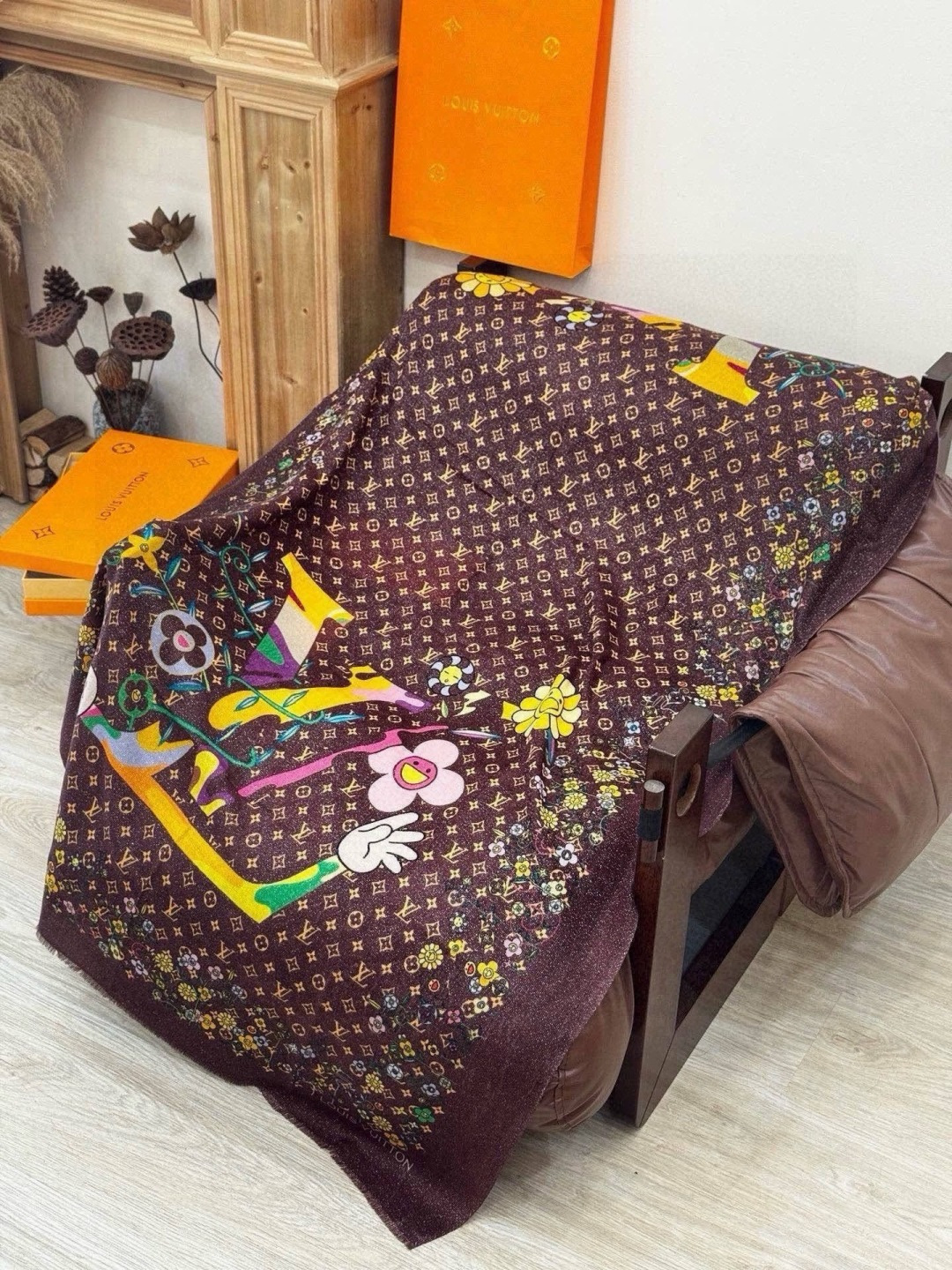 🆕   会发光发亮的围巾新品🌈上新 专柜同步材质 LV x TM Monogram Su🆕 Perflat Flower