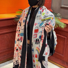 🆕 会发光发亮的围巾 高级成衣系列~Chanel 此系列谱写一曲自由轻灵的赞歌 本系列作品创新演绎品牌的风格符号 🆕 会发光发亮的围巾 高级成衣系列~Chanel 此系列谱写一曲自由轻灵的赞歌 本系列作品创新演绎品牌的风格符号