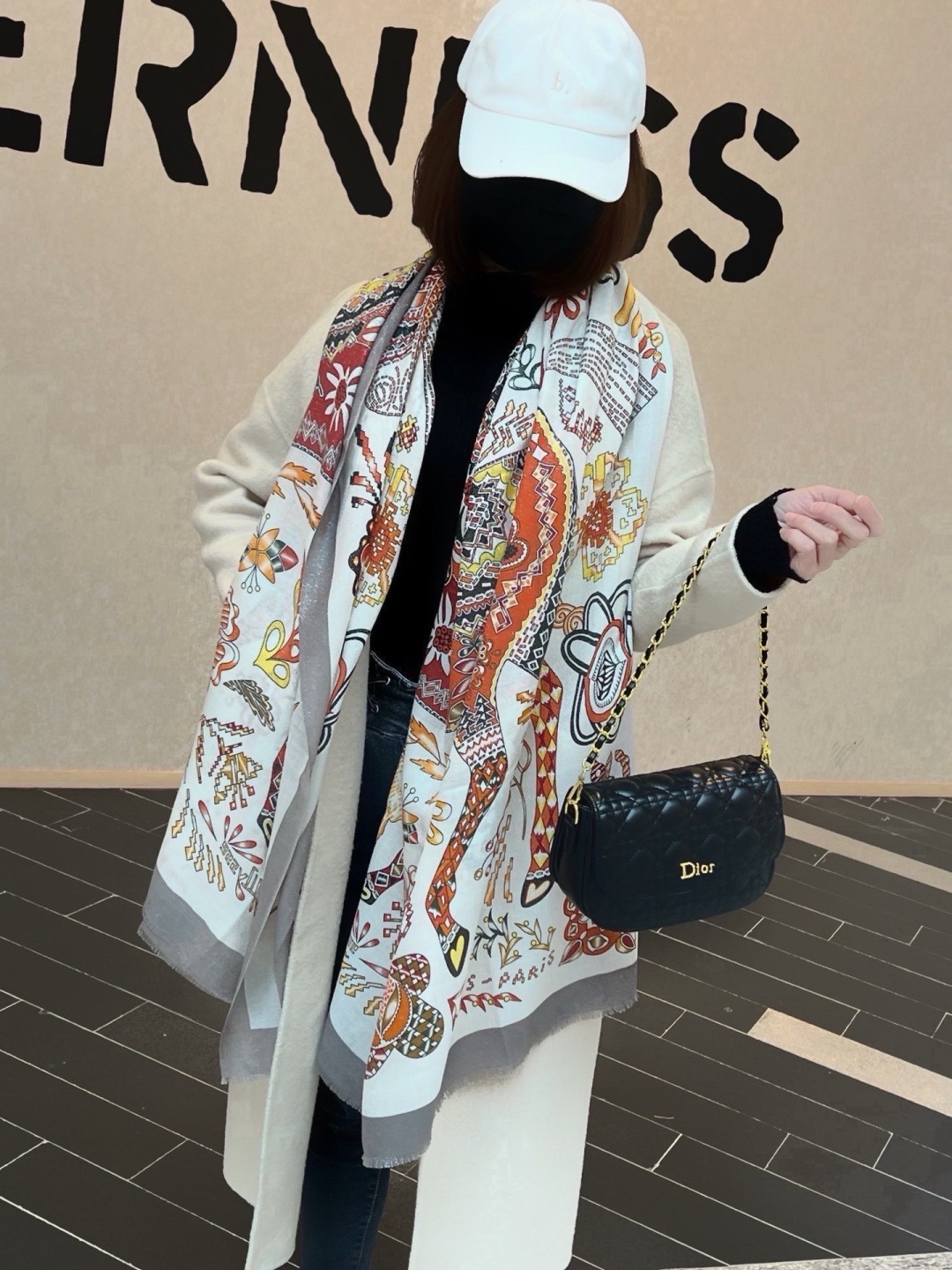 🆕   会发光发亮的围巾 爱马仕 专柜同步 买了都说好看羊绒印花‼️推荐💕顶级工艺超值‼️爱马仕专柜爆款🎁🎁羊绒方巾💟立