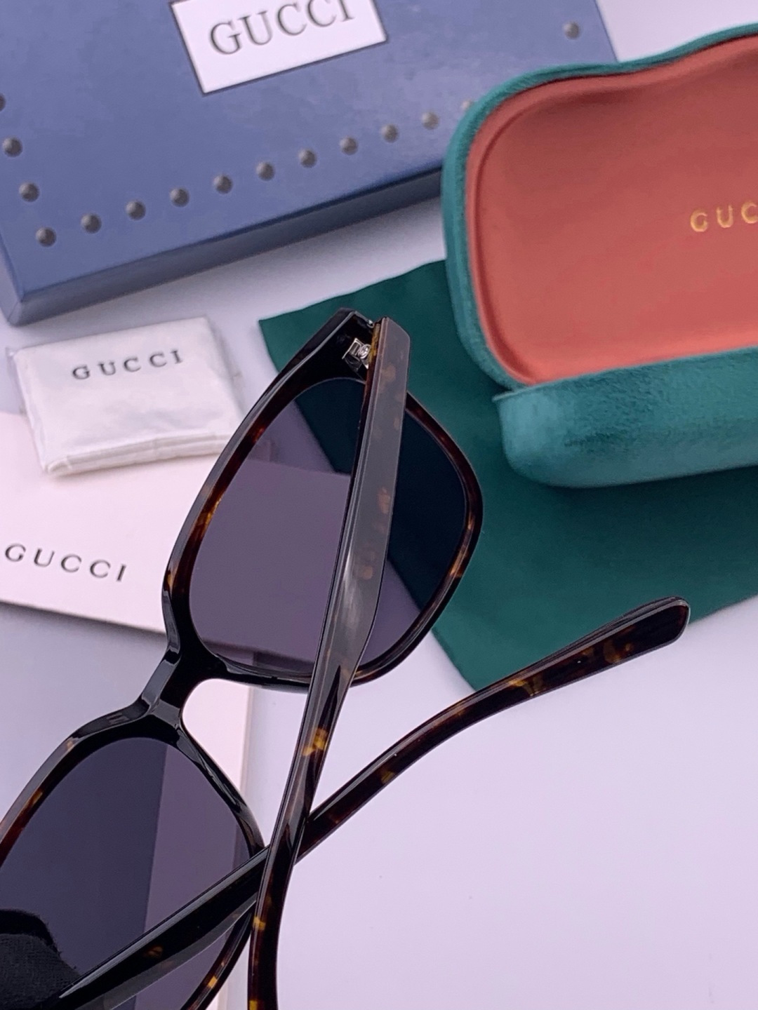 🆕  🔺GUCCI🔻古驰 GG圆框太阳镜 完美品质 🎓独特设计  适合各种脸型 亮相时装周 超时尚百搭 实物精致  情侣