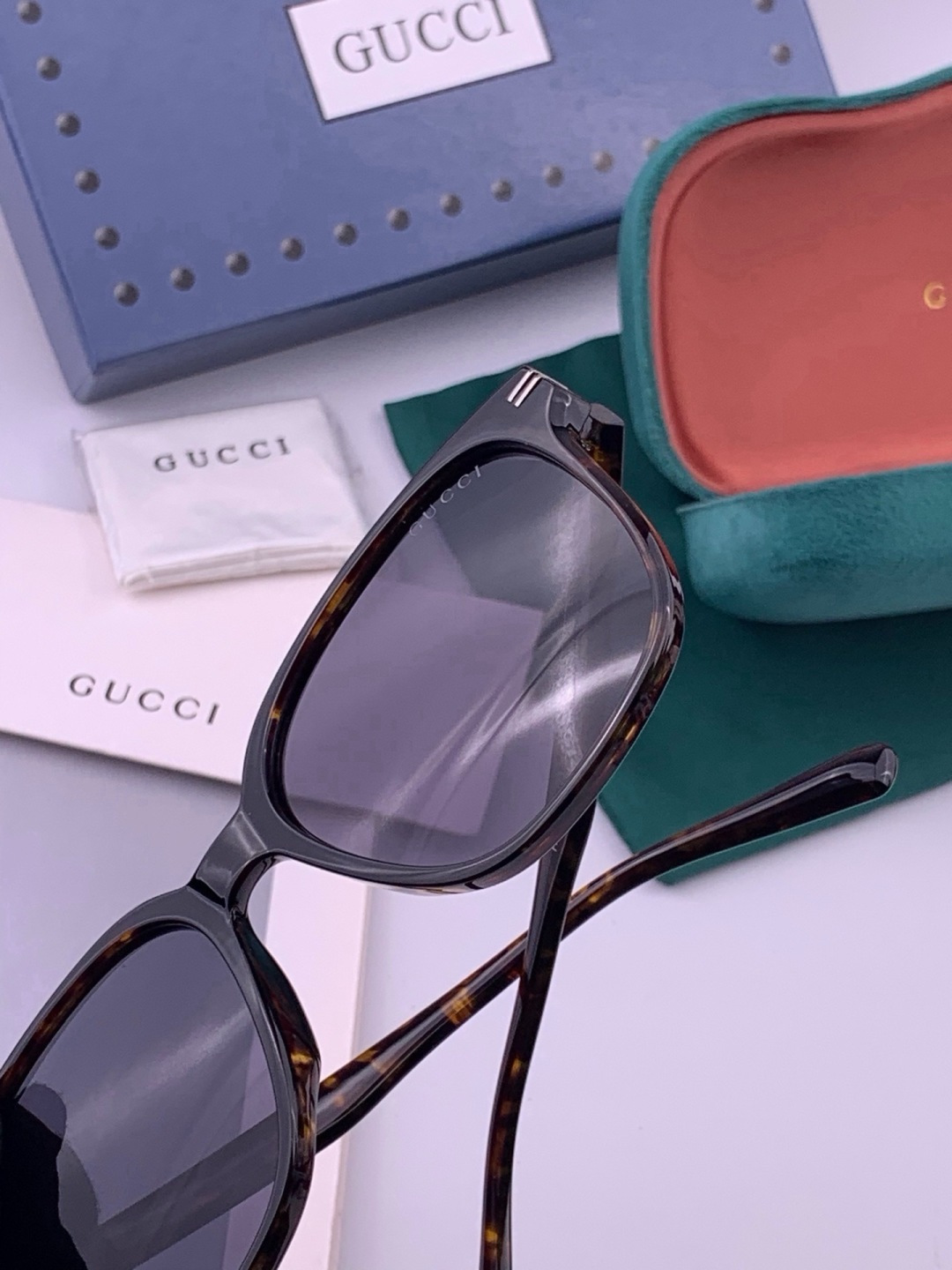 🆕  🔺GUCCI🔻古驰 GG圆框太阳镜 完美品质 🎓独特设计  适合各种脸型 亮相时装周 超时尚百搭 实物精致  情侣