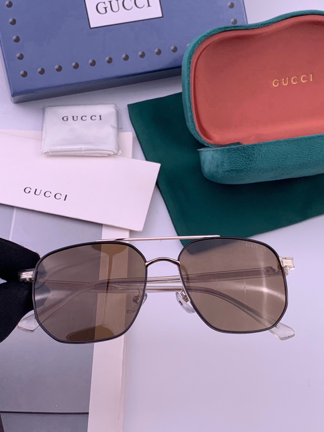 🆕   GUCCI 官网同步🔥  高品质男女款墨镜   👍 进口宝丽来偏光镜片  🔥蛤蟆镜 开车钓鱼都可 🔥型号：G33