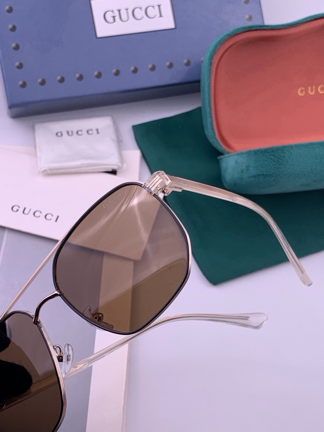 🆕   GUCCI 官网同步🔥  高品质男女款墨镜   👍 进口宝丽来偏光镜片  🔥蛤蟆镜 开车钓鱼都可 🔥型号：G33