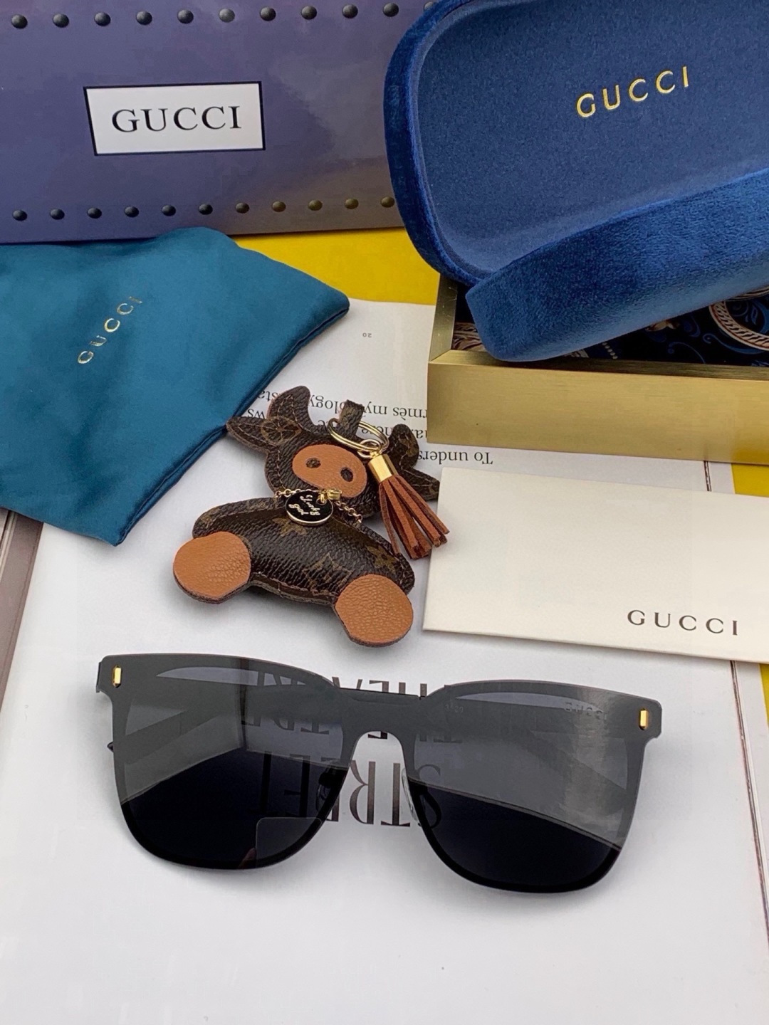 🆕    Gucci古奇 新款连体驶驾镜墨镜出行必众备多明星同款 太阳镜 男女太士阳镜飞行  型号：G075