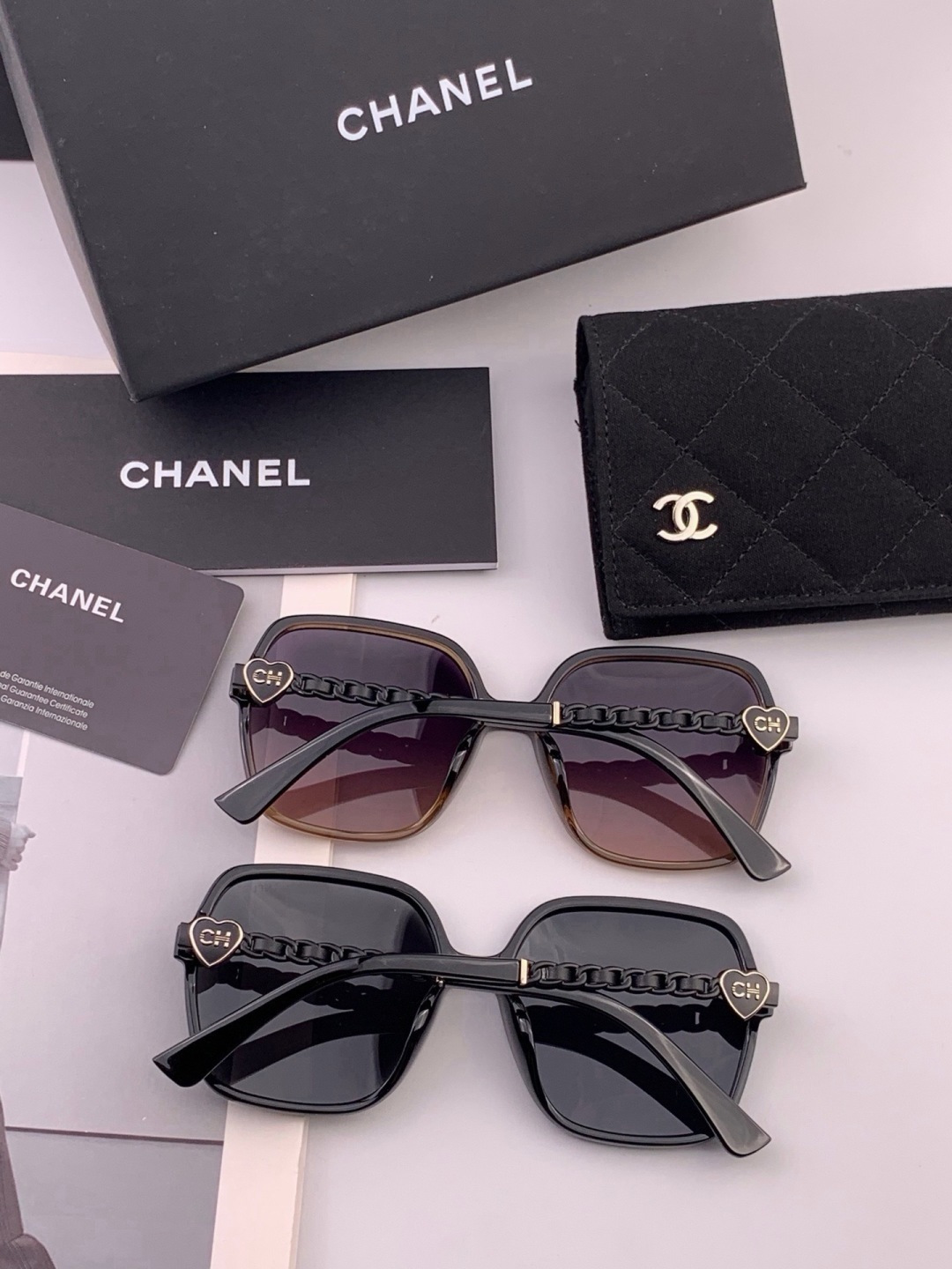 🆕   【CHANEL】香奈儿 新款潮流爆款 时尚方框太阳镜 佩戴舒适 网红潮款墨镜  女士高清加厚偏光太阳镜🕶️ 🎉高