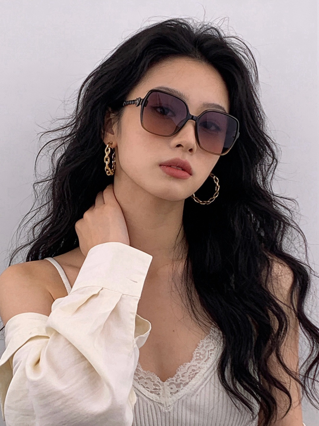 🆕   【CHANEL】香奈儿 新款潮流爆款 时尚方框太阳镜 佩戴舒适 网红潮款墨镜  女士高清加厚偏光太阳镜🕶️ 🎉高