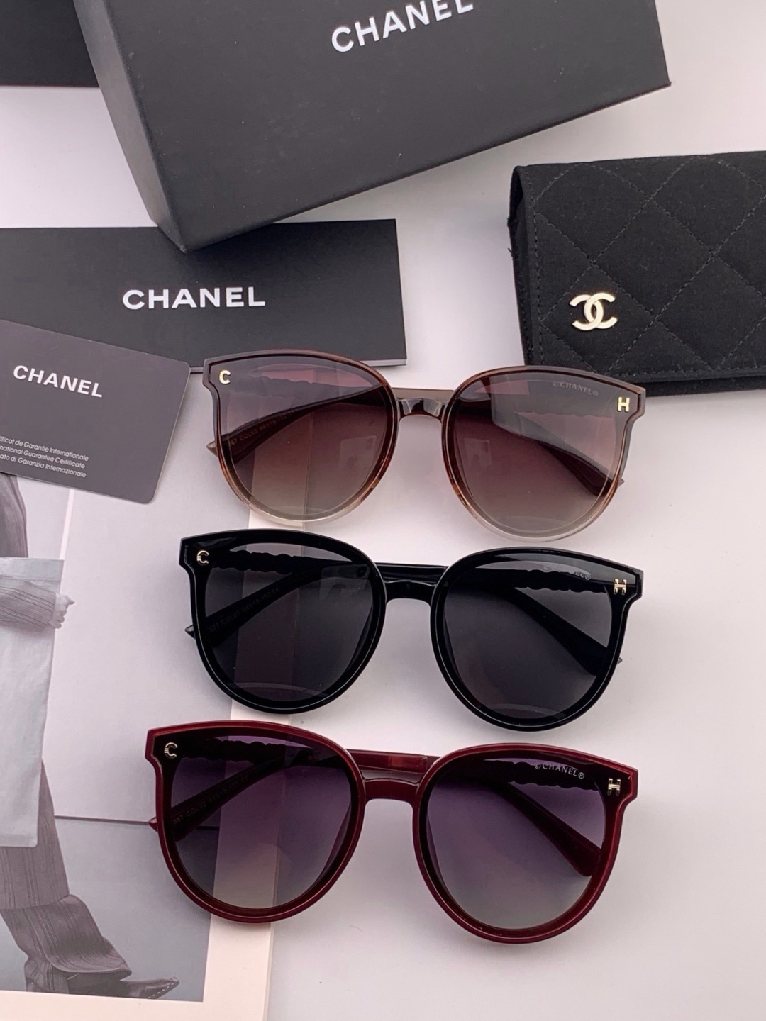 🆕 🔺CHANEL🔻官方早春新款，众多明星同款[色]香奈儿‼️‼️新款珍珠大框偏光墨镜 ，🌈🌈宝丽来超清偏光太阳镜🔝🔝型