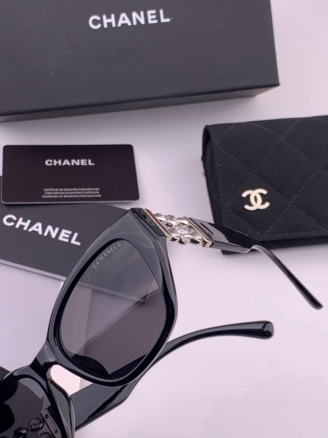 🆕 🔺CHANEL🔻官方早春新款，众多明星同款[色]香奈儿‼️‼️新款偏光墨镜 ，🌈🌈宝丽来超清偏光太阳镜🔝🔝型号：CH