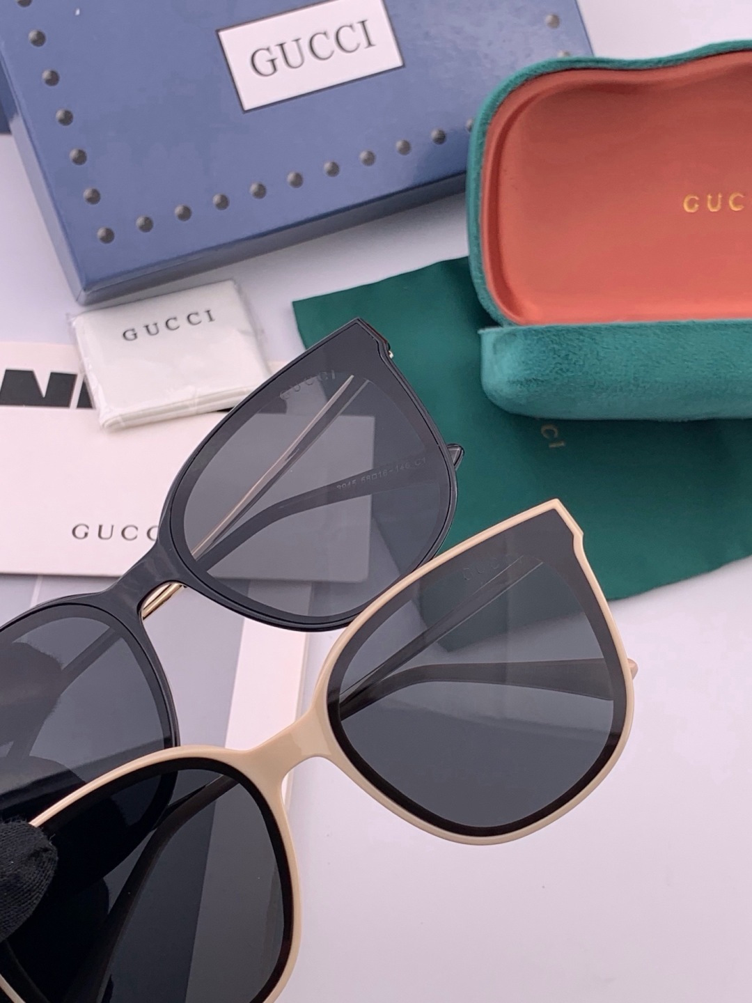 🆕   GUCCI  新款尼龙偏光太眼镜，情侣款时尚方框太阳镜佩戴舒适网红潮流款墨镜，大气女人范儿，大脸小脸都好看 ！型