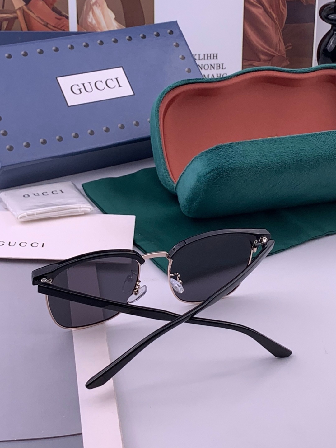 🆕 【GUCCI】新款GUCCI 时尚百搭大方框，别致半框设计 大气风格 全新清新配色，街拍气质护目太阳镜 ！型号：G3
