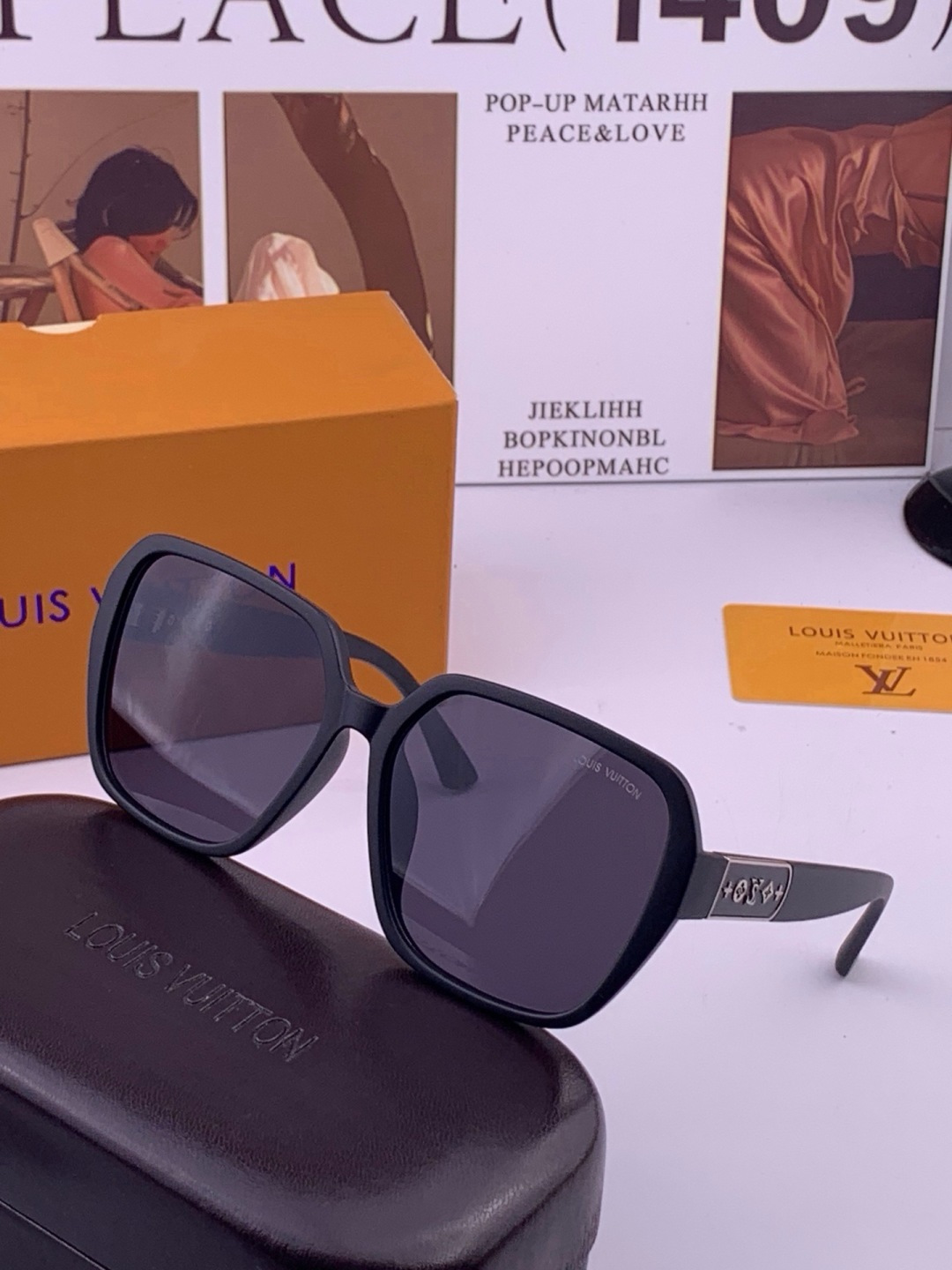 LV 开春新款  潮流爆款 时尚方框太阳镜 高品质 佩戴舒适 网红潮款墨镜 型号L3305