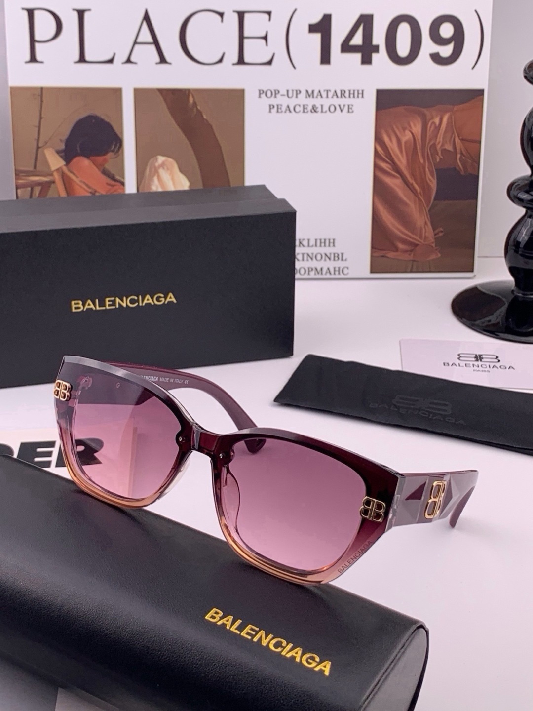 小红书超火🔥的一款墨镜BALENCIAGA巴黎世家 春夏新款太阳镜 镜腿金属双B字母logo设计让人一眼爱上 超级百搭造