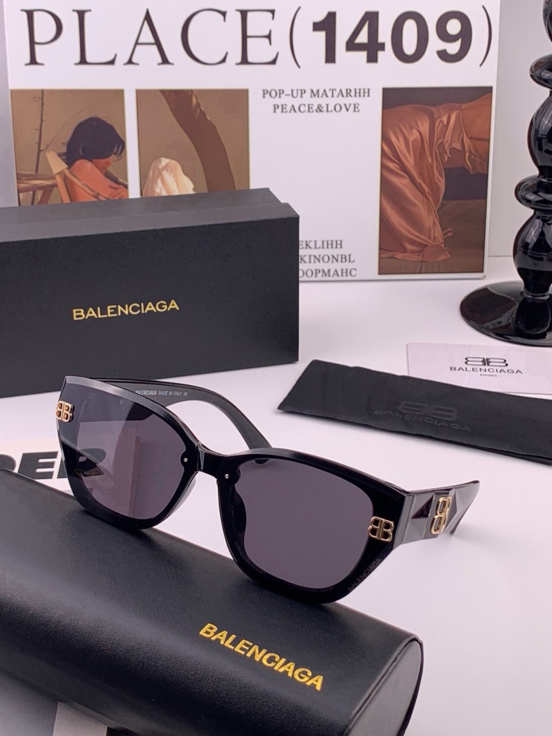 小红书超火🔥的一款墨镜BALENCIAGA巴黎世家 春夏新款太阳镜 镜腿金属双B字母logo设计让人一眼爱上 超级百搭造