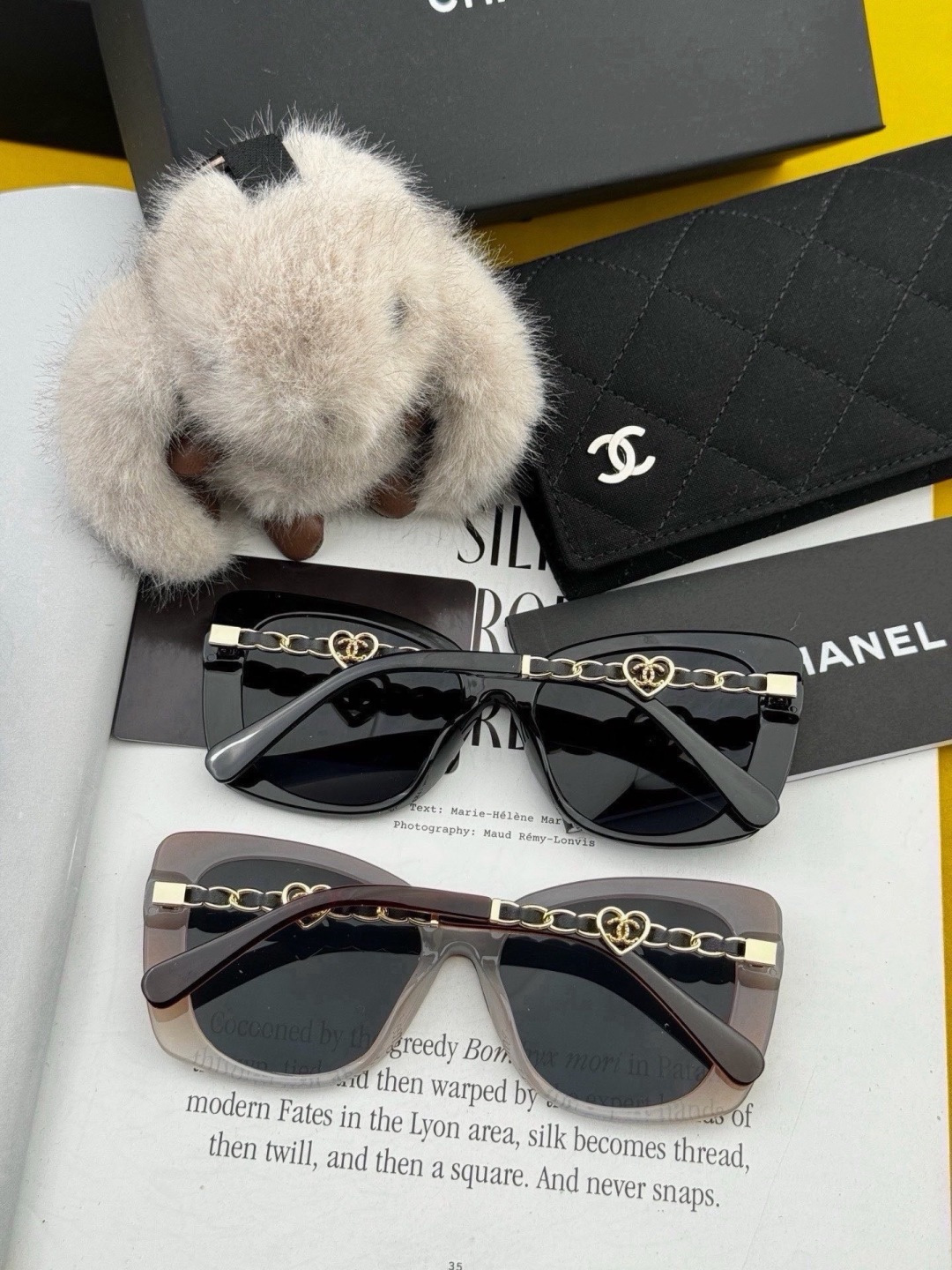 Chanel太阳镜墨镜  经典的方框设计，不挑脸型，无论搭配大衣还是连衣裙都非常显气质太阳镜预防紫外线  型号：CH25